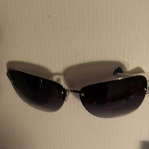 Brand new lady’s sunglass